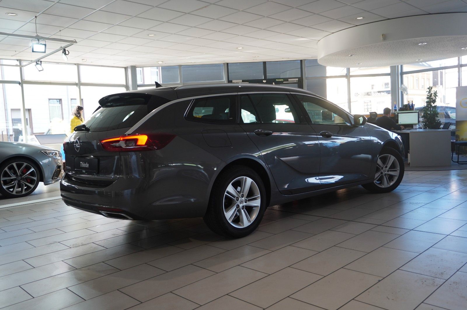 Fahrzeugabbildung Opel Insignia B ST 2.0D BUSINESS NAVI/LED/KAMERA/HUD