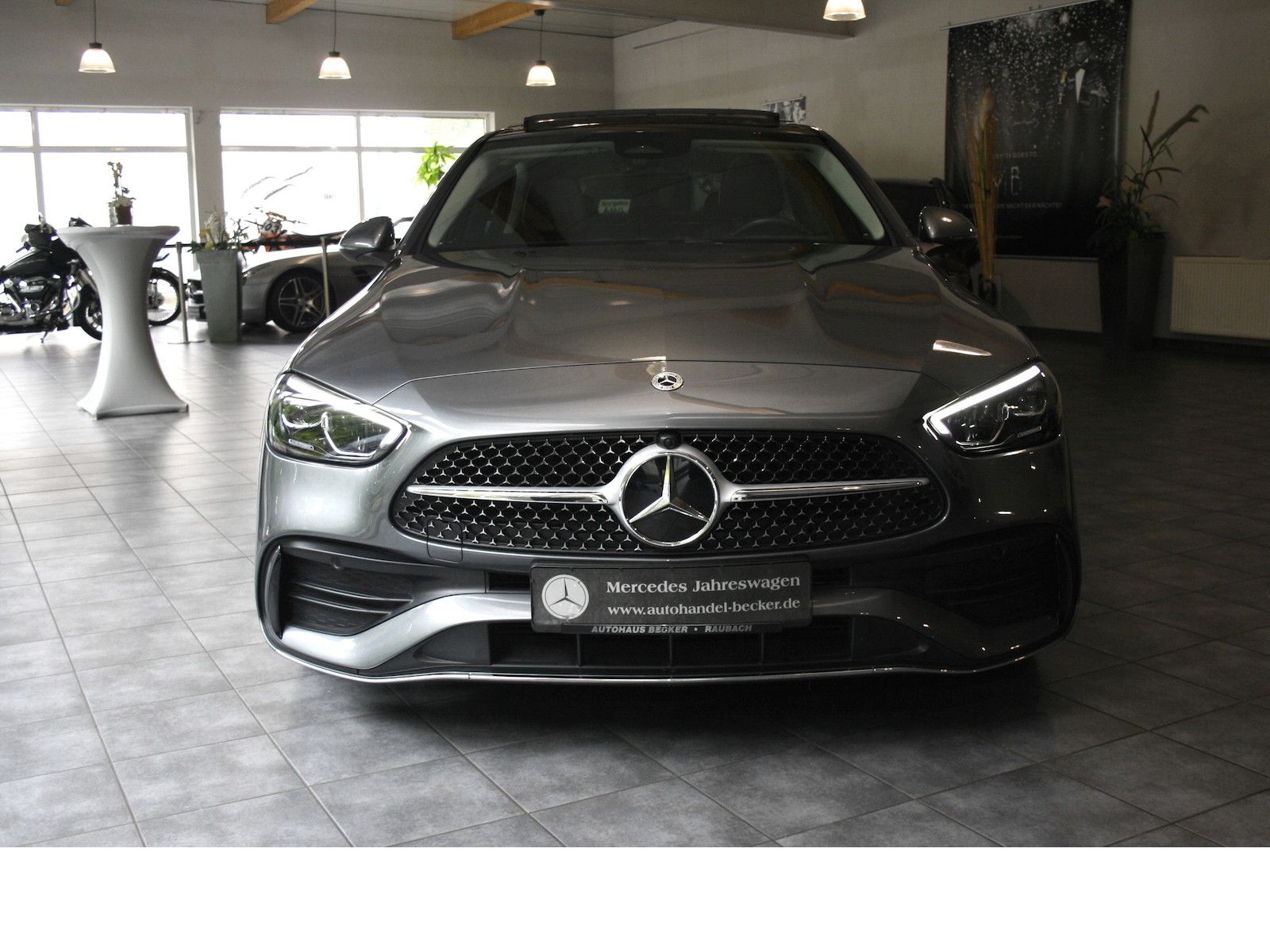 Fahrzeugabbildung Mercedes-Benz C 200 d AMG Plus *Panorama-Schiebedach *Memory