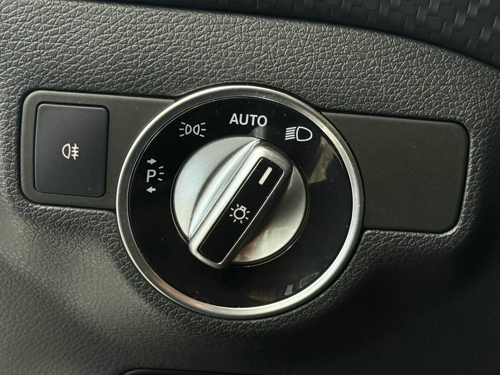 Mercedes-Benz A 200 CGI AMG Line, LED, Leder, Navi, 7G, Kamera