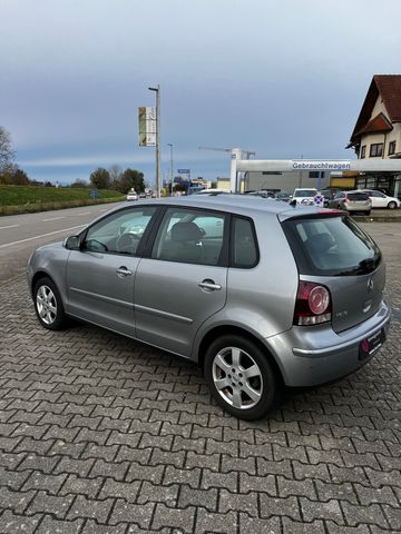 Volkswagen Polo 1,4L KLIMA 5-TÜRIG AUTOMATIK ALU TÜV NEU