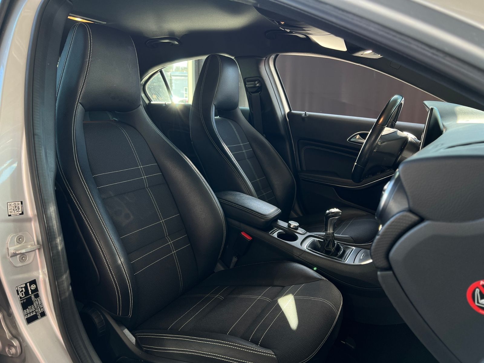 Fahrzeugabbildung Mercedes-Benz A 180 BlueEfficiency KLIMA NAV PDC SHZ ALU
