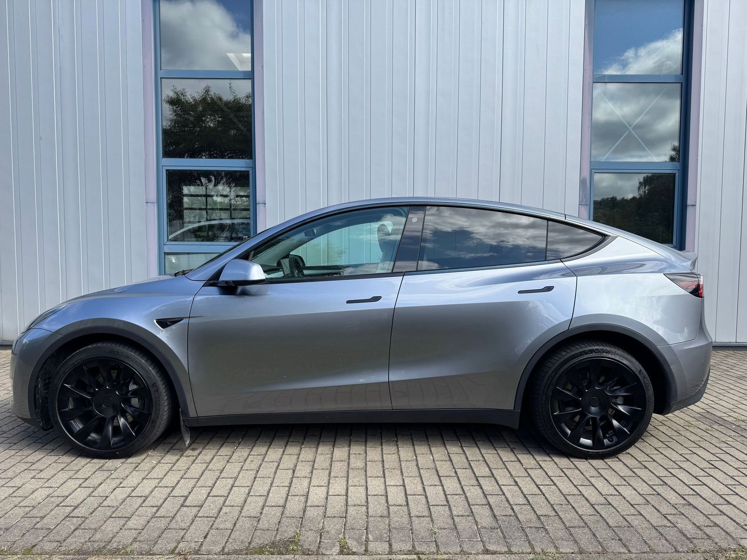 Tesla Model Y Long Range Dual AWD foto 4