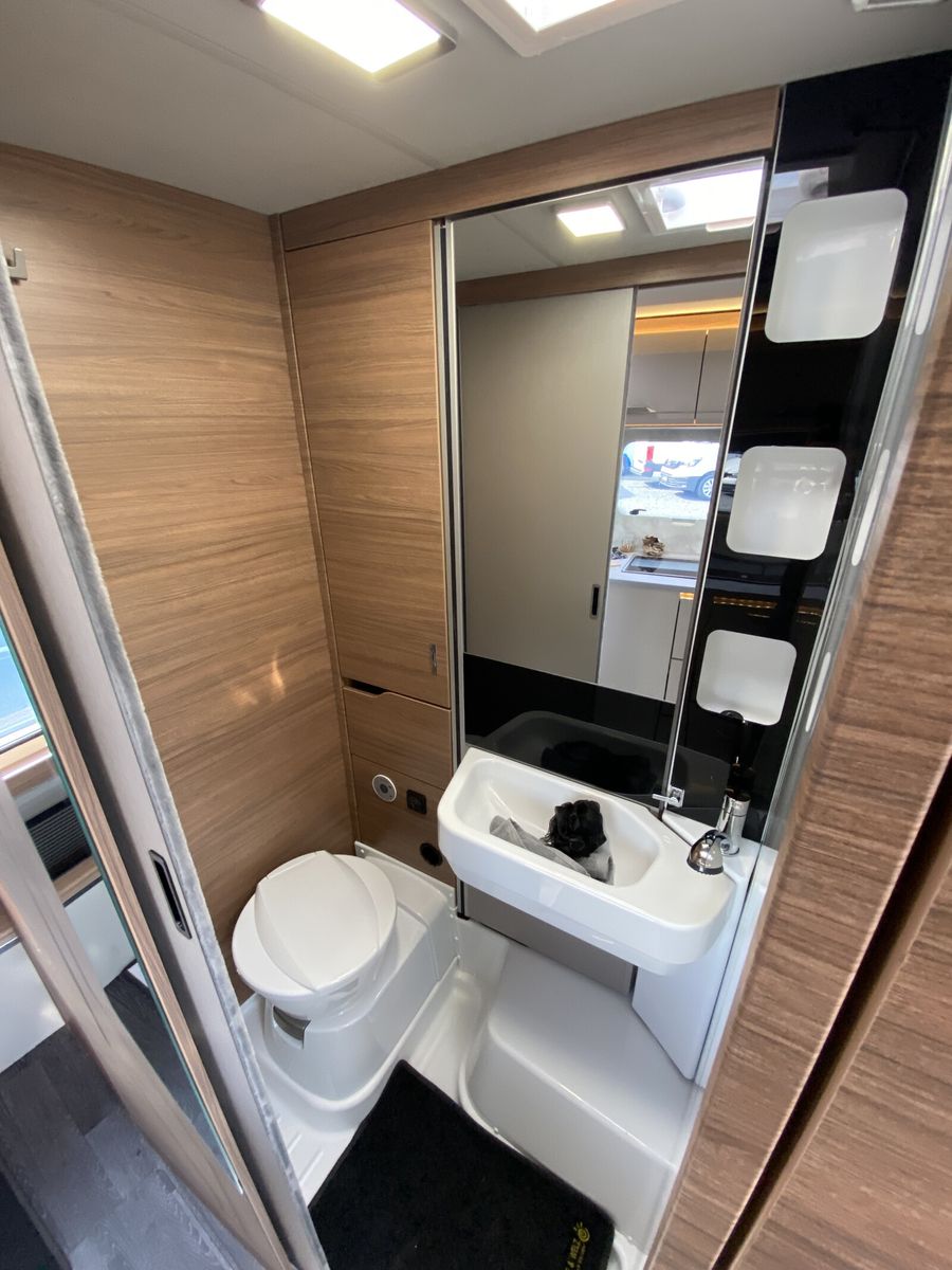 Fahrzeugabbildung Knaus Tourer Van VANSATION 500 LT Anhängerkupplung