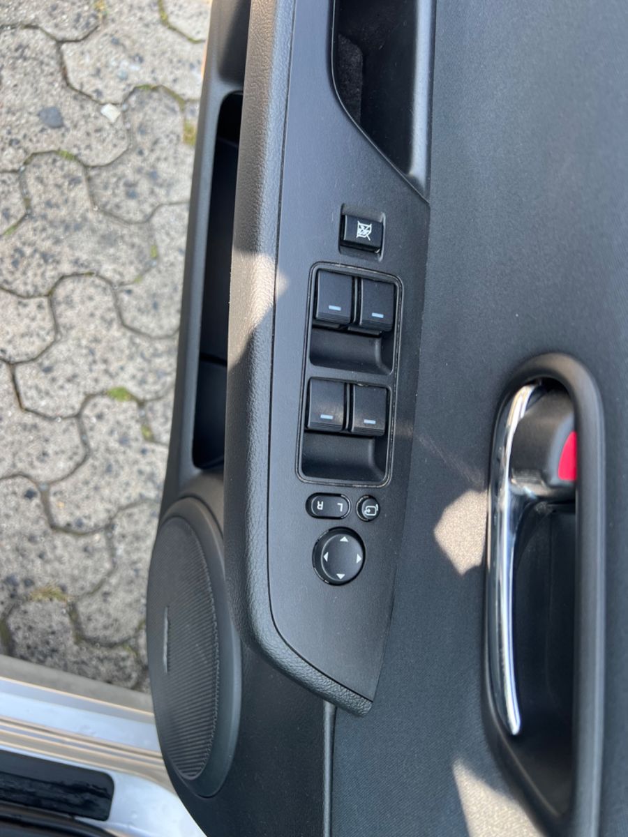 Fahrzeugabbildung Mazda 6 Kombi 2.0  Active * Totwinkel-Assistent *