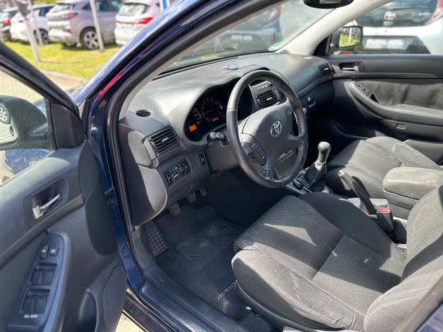 Toyota Avensis 1.8 Liftback