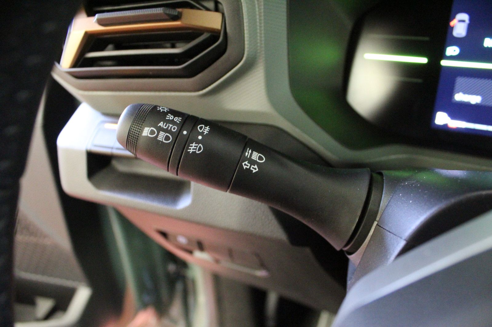 Fahrzeugabbildung Dacia Duster hybrid 155 Extreme *City-*Technik-*Winter