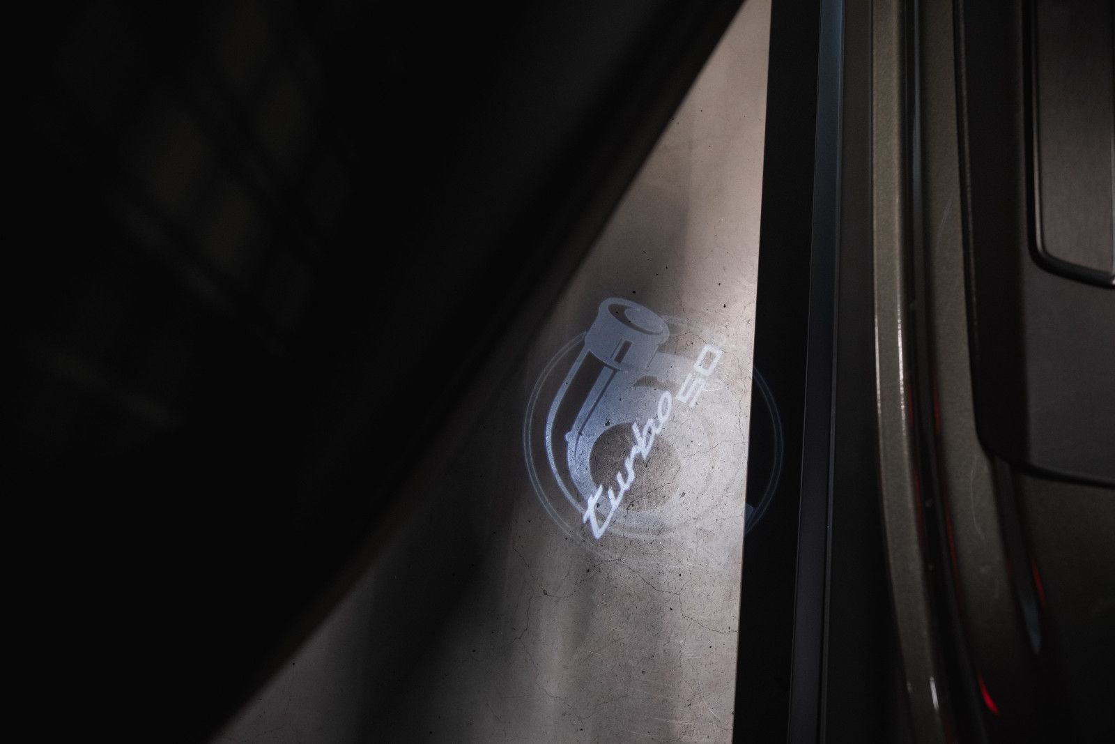 Fahrzeugabbildung Porsche 992/911 Turbo 50 Jahre Heritage-Nachtsicht-Inno