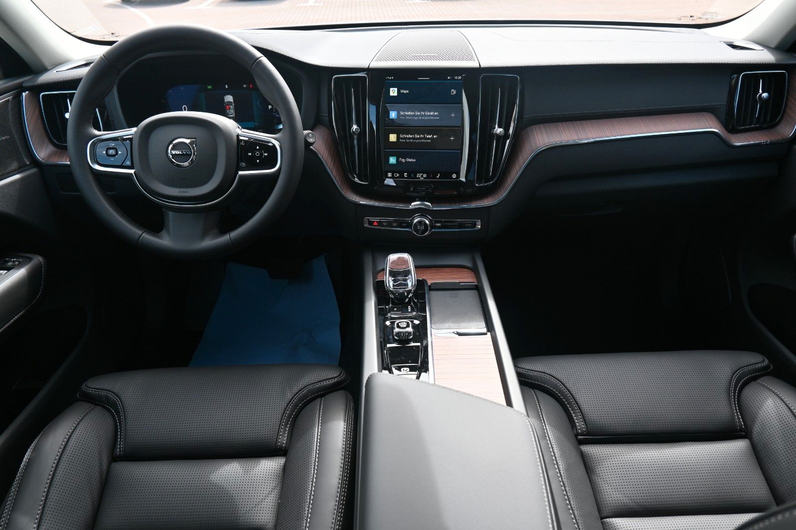 Fahrzeugabbildung Volvo XC60 B4 D AWD Ultimate Dark*STDHZG*LUFT*360°*ACC