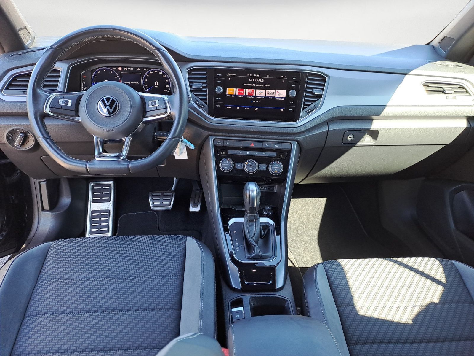 Volkswagen T-Roc - Bild 11