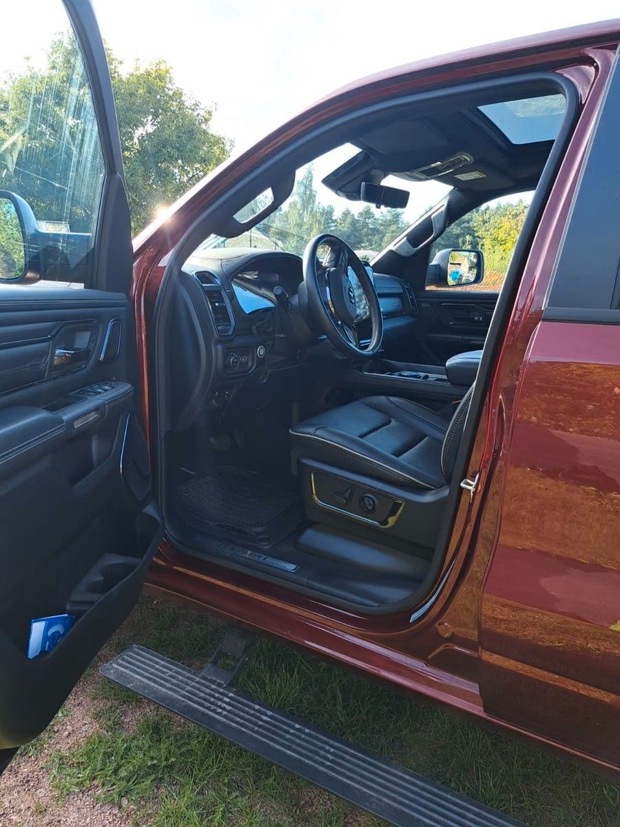 Fahrzeugabbildung Dodge RAM 1500 Limited Night *PANO*LPG*Klappe*Winch