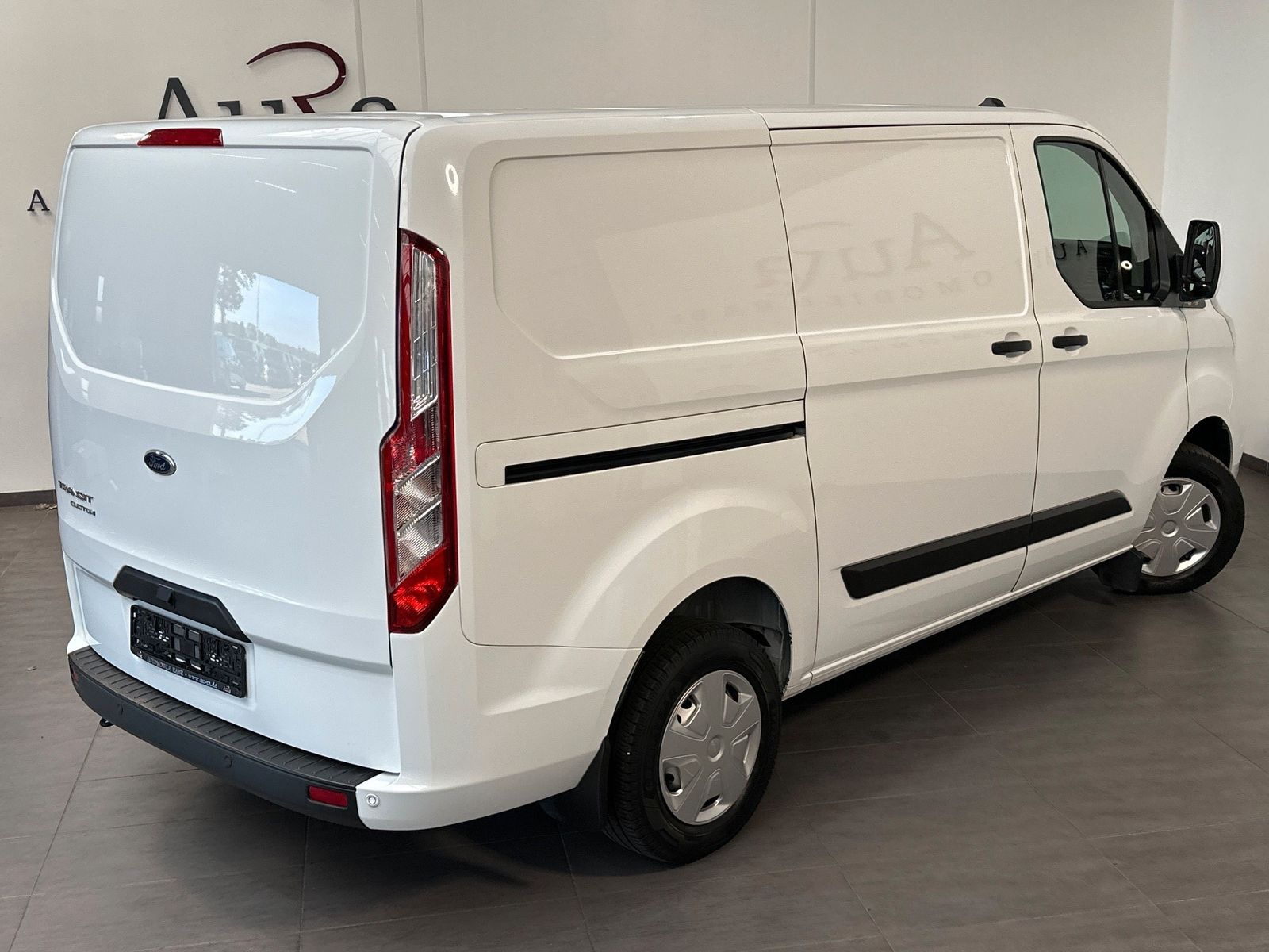 Fahrzeugabbildung Ford Transit Custom 280 L1H1 SORTIMO+NAV+KAMERA+PDC