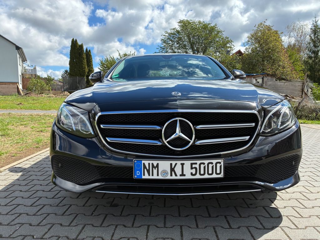 Image of Mercedes-Benz E 200