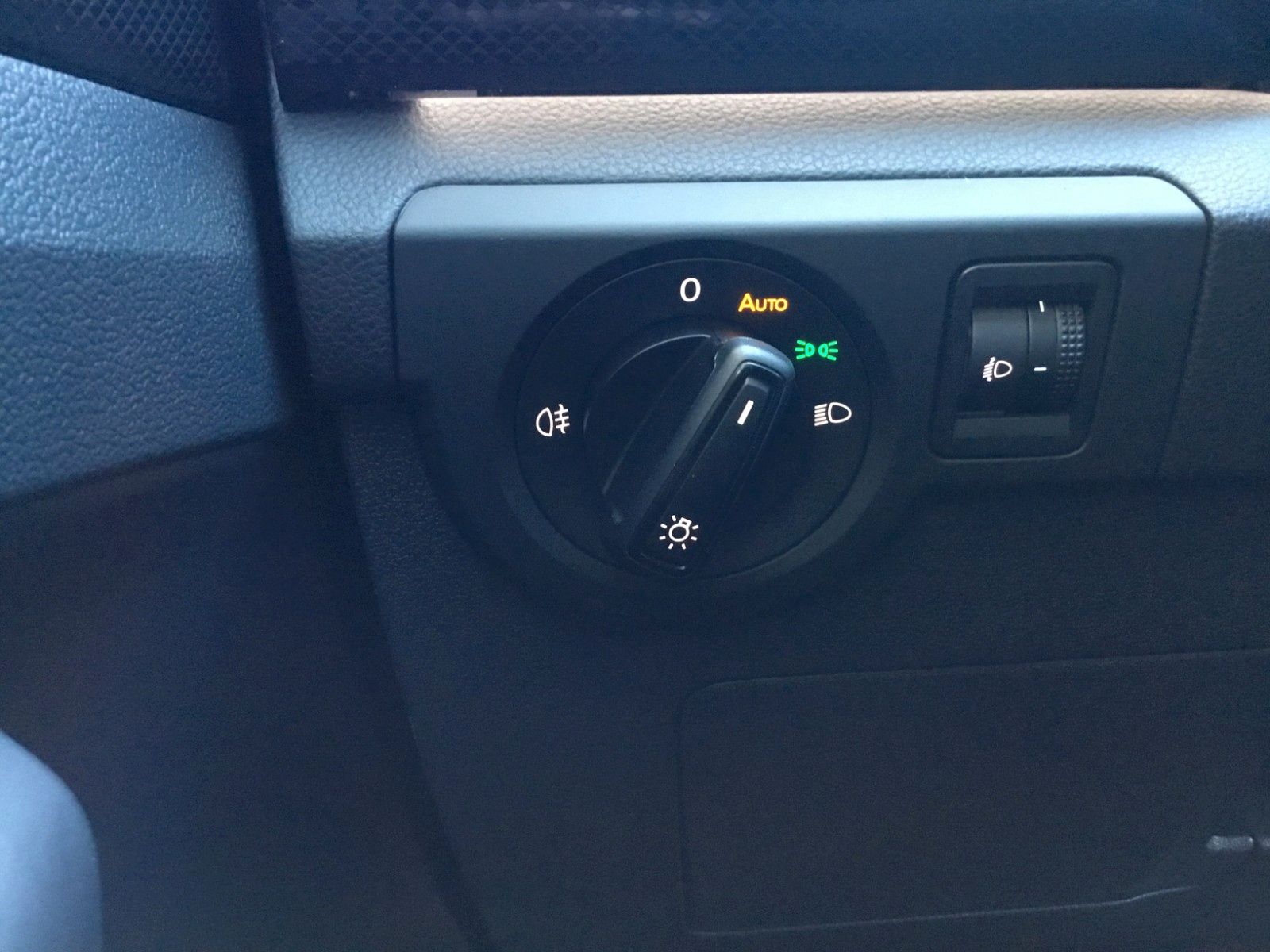 Fahrzeugabbildung Volkswagen T-Cross 1.0 TSI DSG GOAL+AHK+ACC+AppConnect+LED
