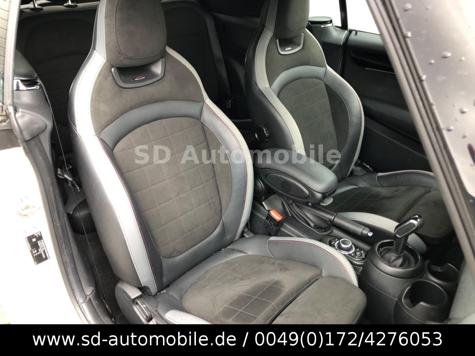 MINI Cabrio Cooper S John Cooper Works Trim