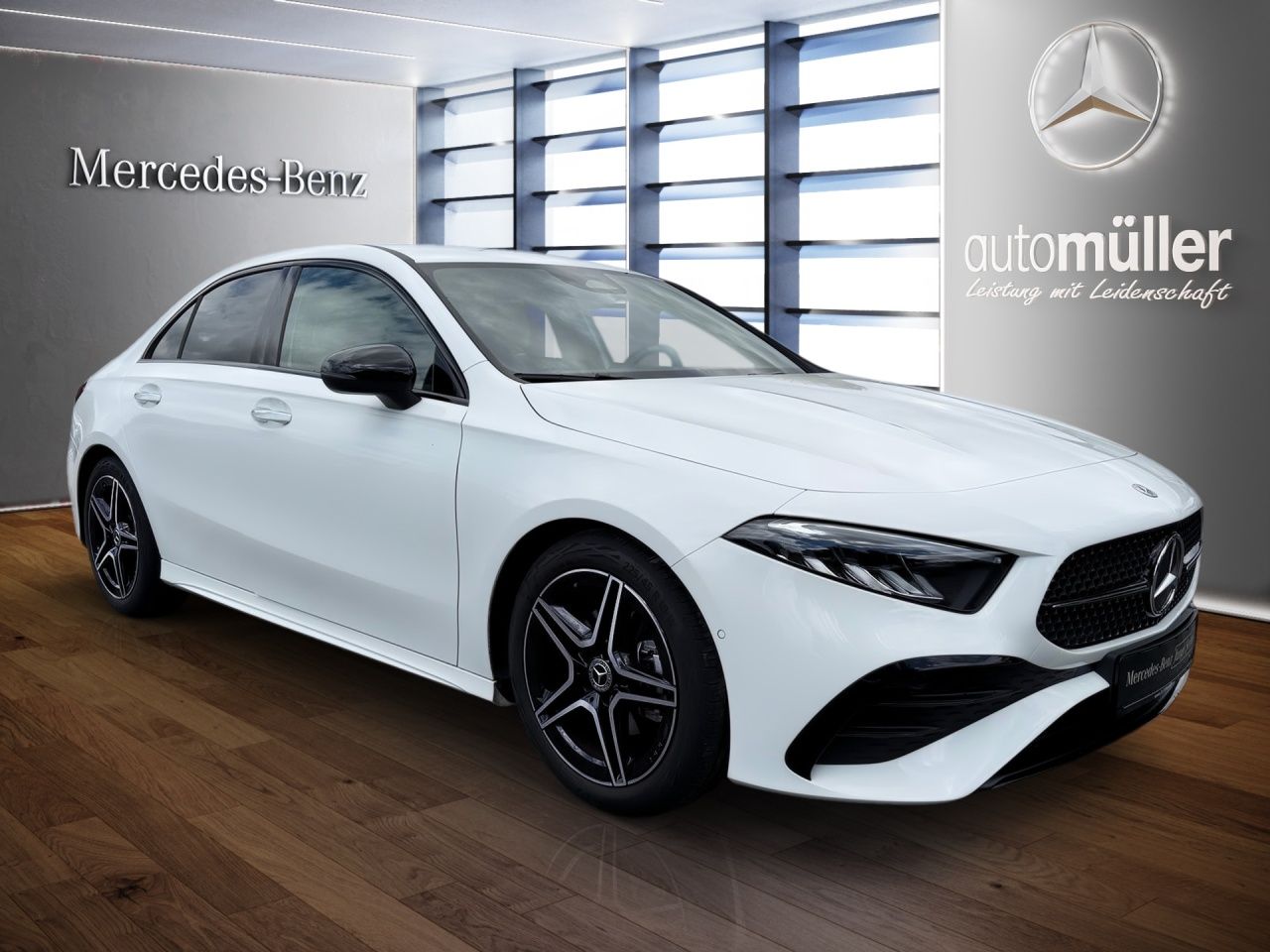 Fahrzeugabbildung Mercedes-Benz A 180 Limousine AMG+NIGHT+KEYLESS+LENKRADHEIZ+