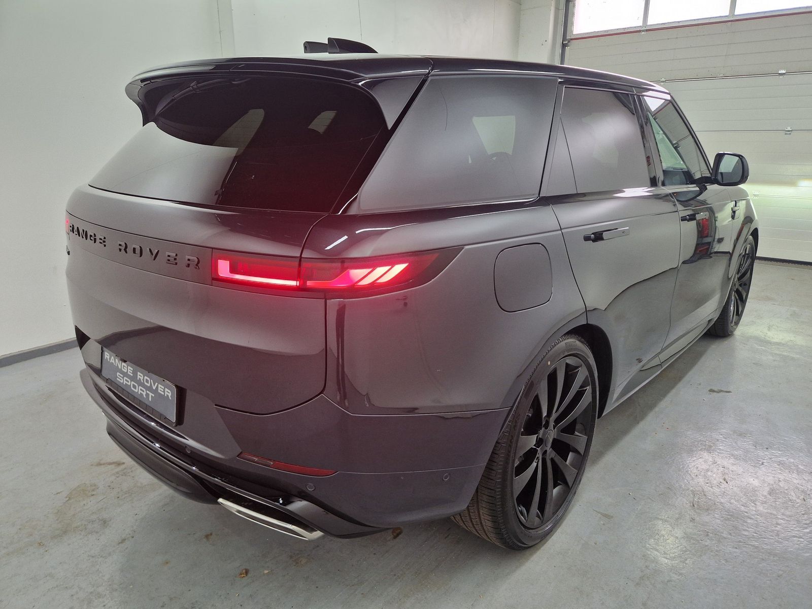 LAND ROVER Range Rover Sport P460e Dynamic HSE Komfort AHK – Bild 4