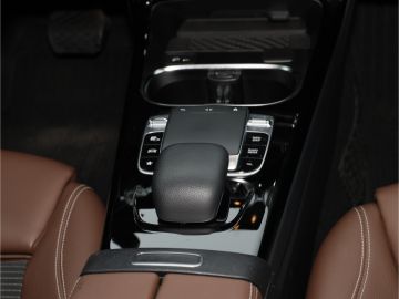 Mercedes-Benz A 180 Panodach Navi Digitales Cockpit Soundsyste
