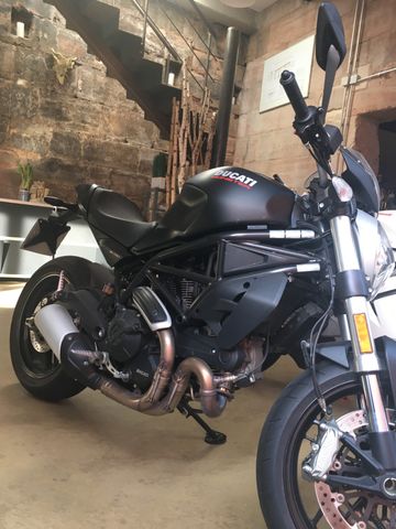 Ducati Monster 797