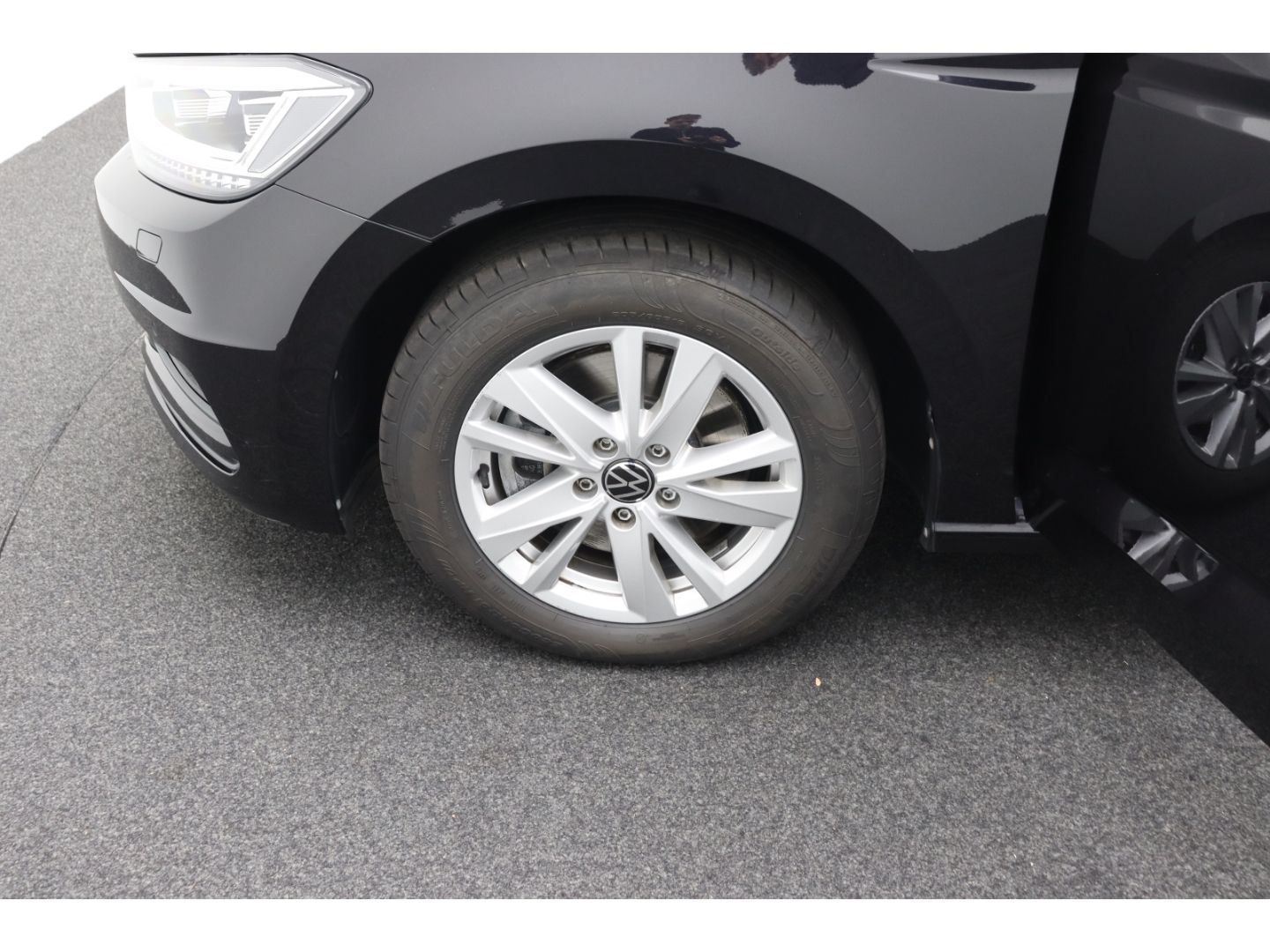 Fahrzeugabbildung Volkswagen Touran Comfortline BMT Start-Stop AHK schwenkbar