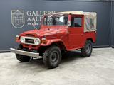 Toyota Land Cruiser FJ40 (Petrol) Vinyl Top "Freeborn R - Toyota Land Cruiser mit Benzin-Antrieb: Geländewagen