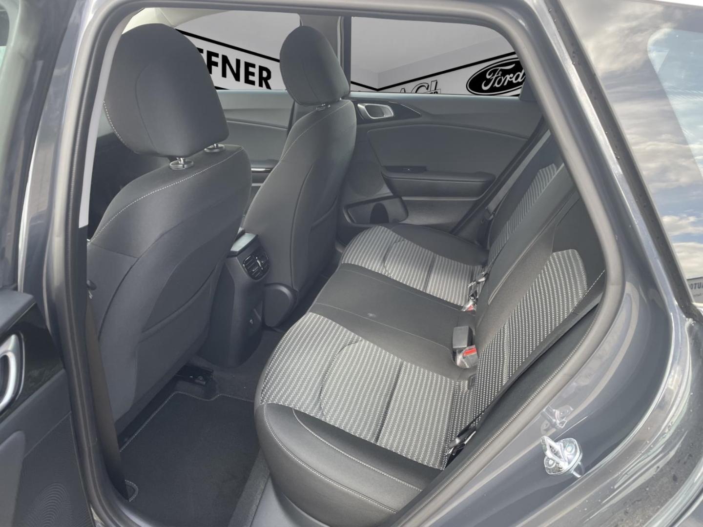 Kia Ceed_sw Spirit 1.5 VerkehrszeichenERK Tempomat