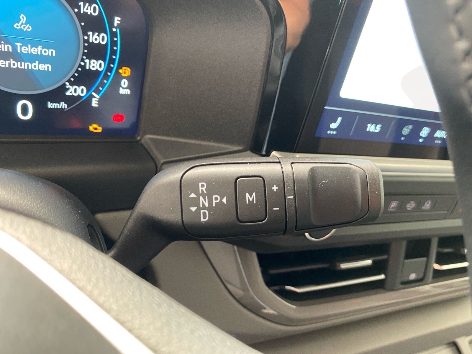Fahrzeugabbildung Volkswagen T7 Caravelle PanAmericana 4Motion AHZV Zusatzhei