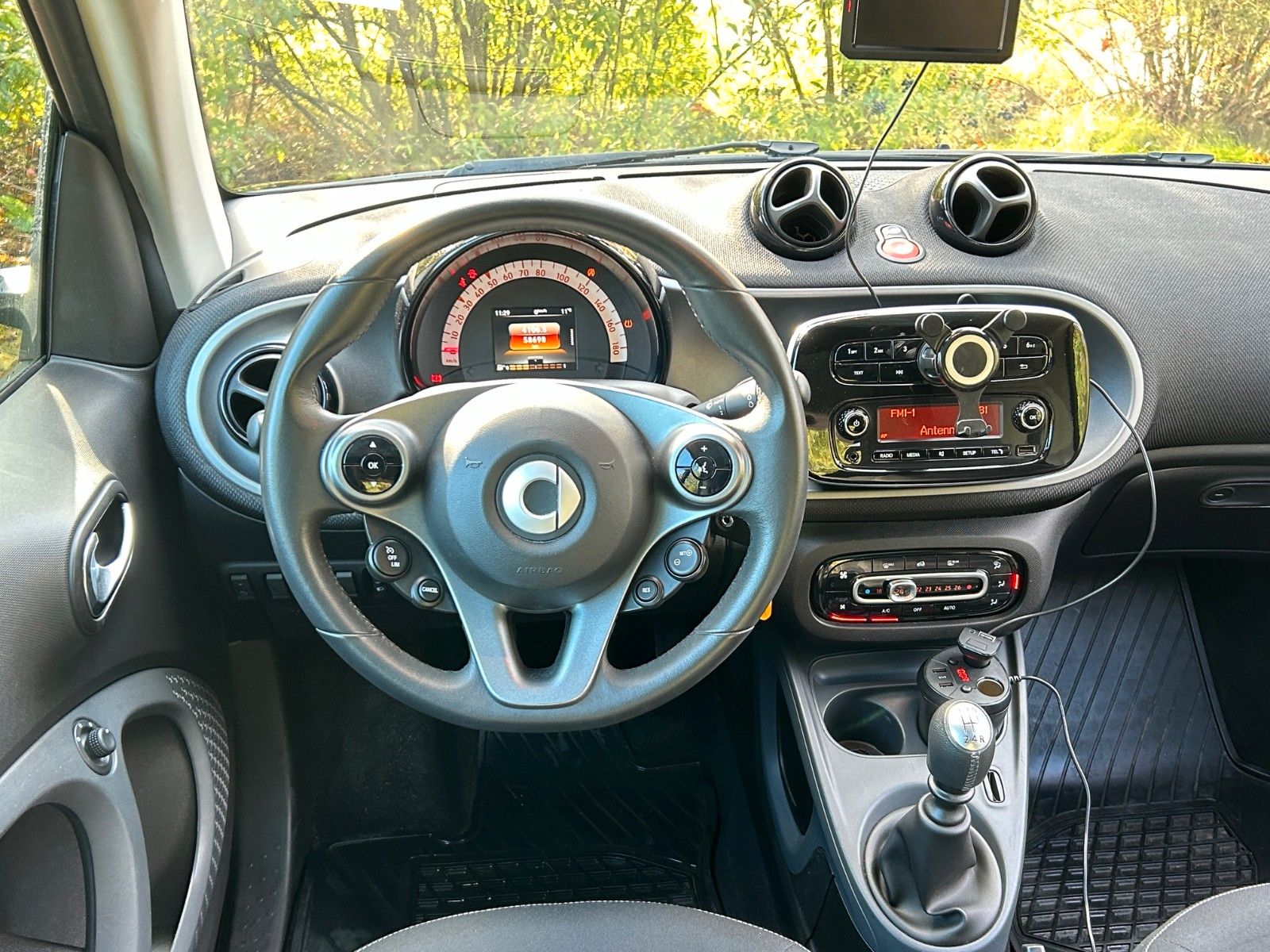 Fahrzeugabbildung Smart ForTwo Coupé 0.9 Passion *Sitzhzg*Panorama*RFK*