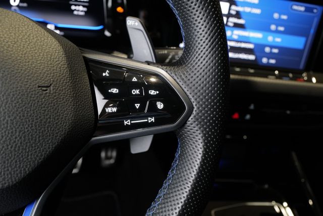 Volkswagen Golf VIII R Performance Akrapovic Pano HKardon K