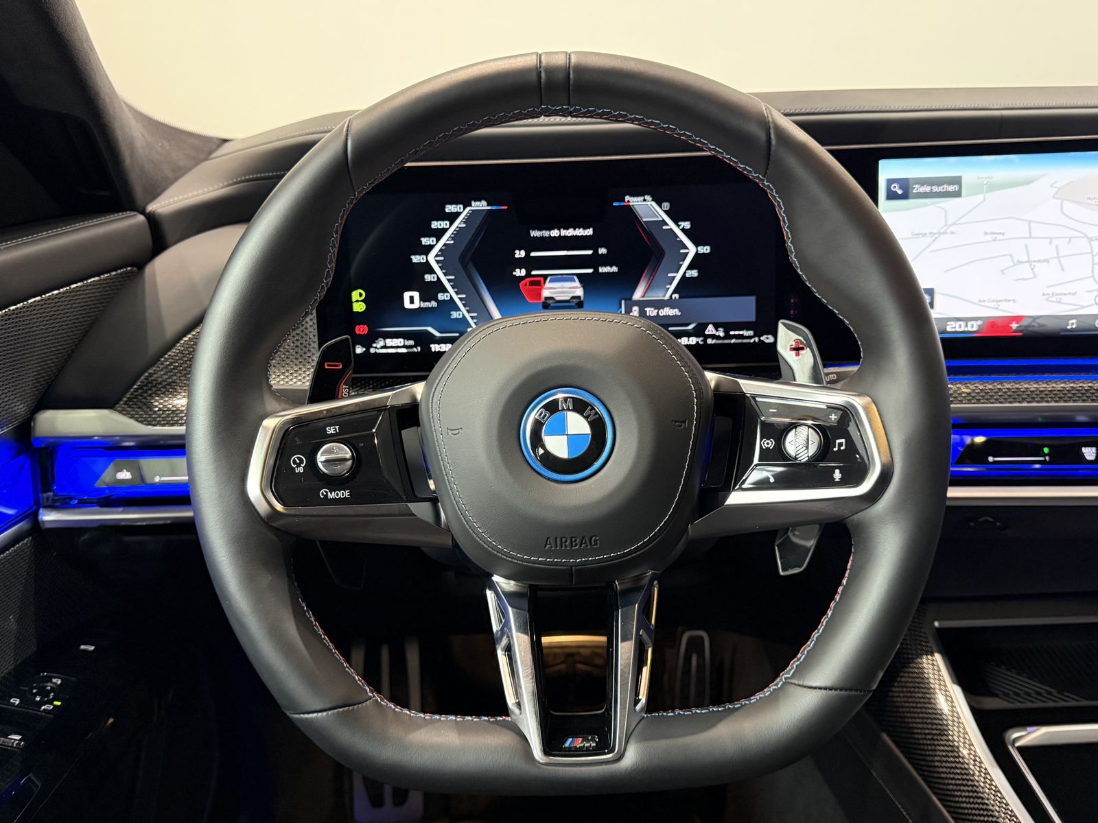 Fahrzeugabbildung BMW M760e xDrive Lounge Seating Sky Lounge M Perform
