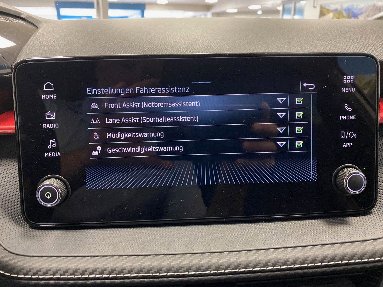 Fahrzeugabbildung SKODA Fabia 1.0l TSI DSG Monte Carlo+bis 2030 GARANTIE