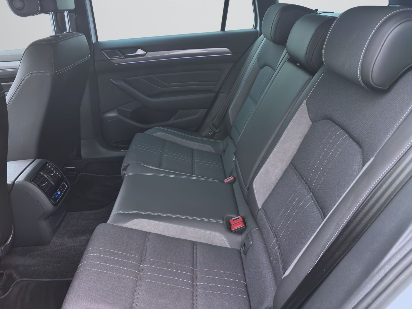 Volkswagen Passat Variant - Bild 16