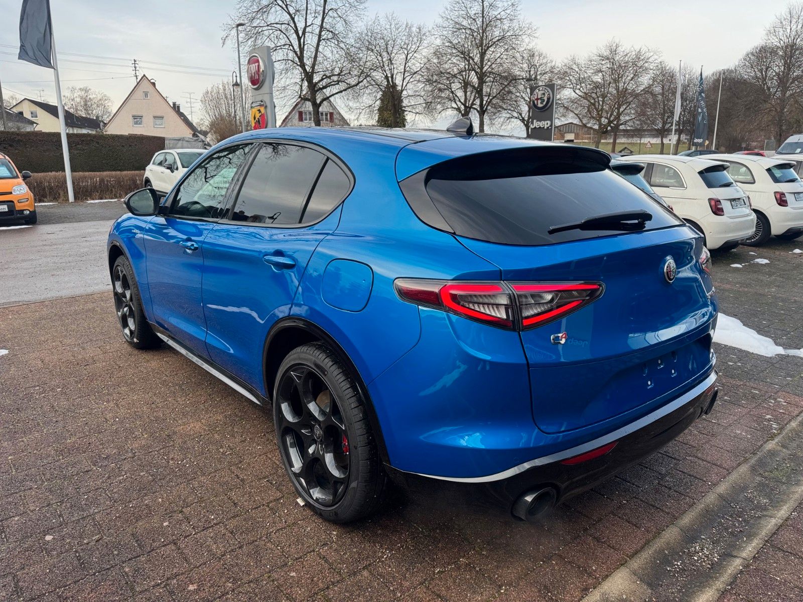 Fahrzeugabbildung Alfa Romeo VELOCE 2.0 Turbo 280PS Q4 GLASDACH NAVI KAMERA