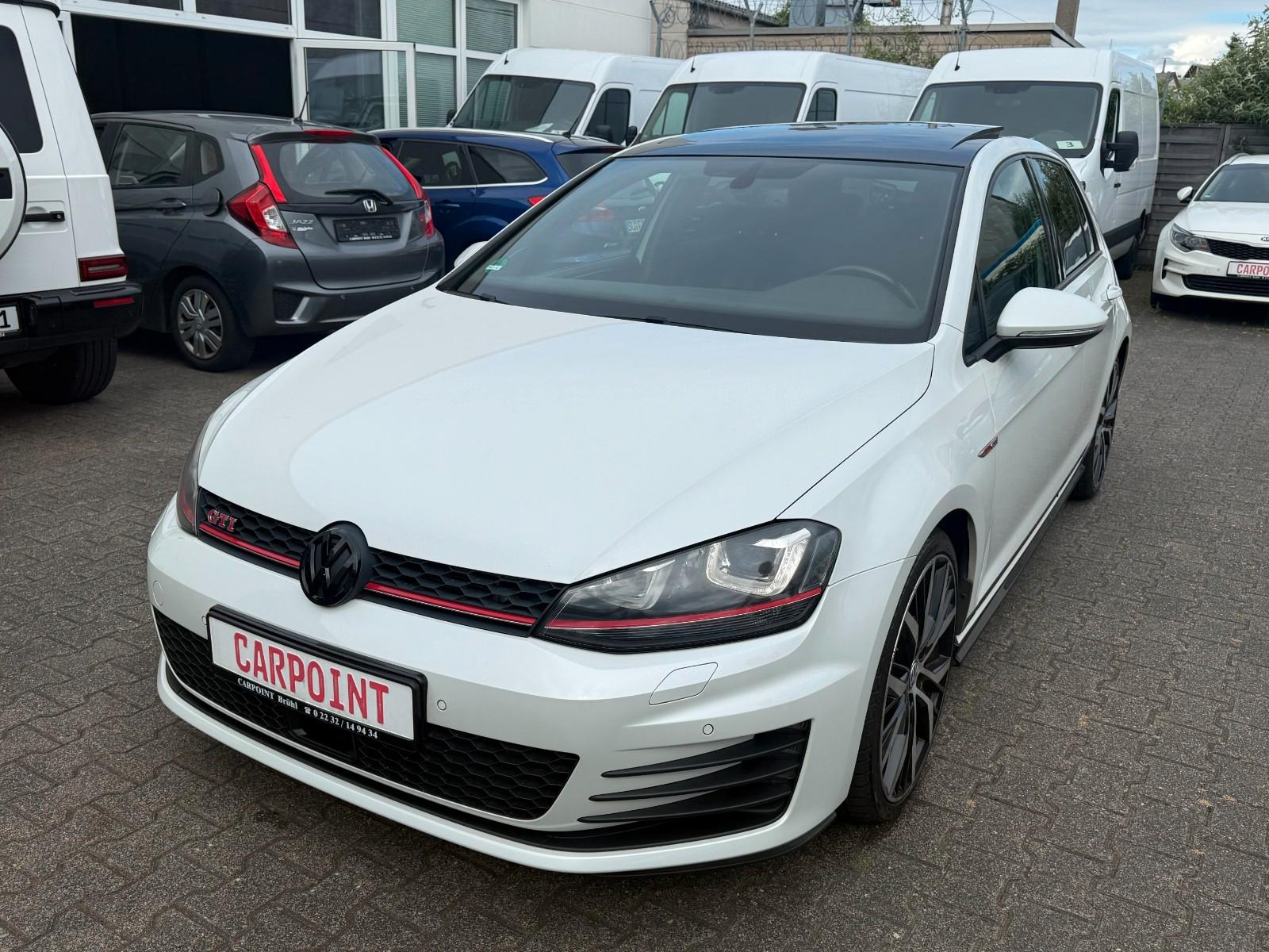 Volkswagen Golf GTI Performance KAMERA/KLIMA/PANO/NAVI/SHZ