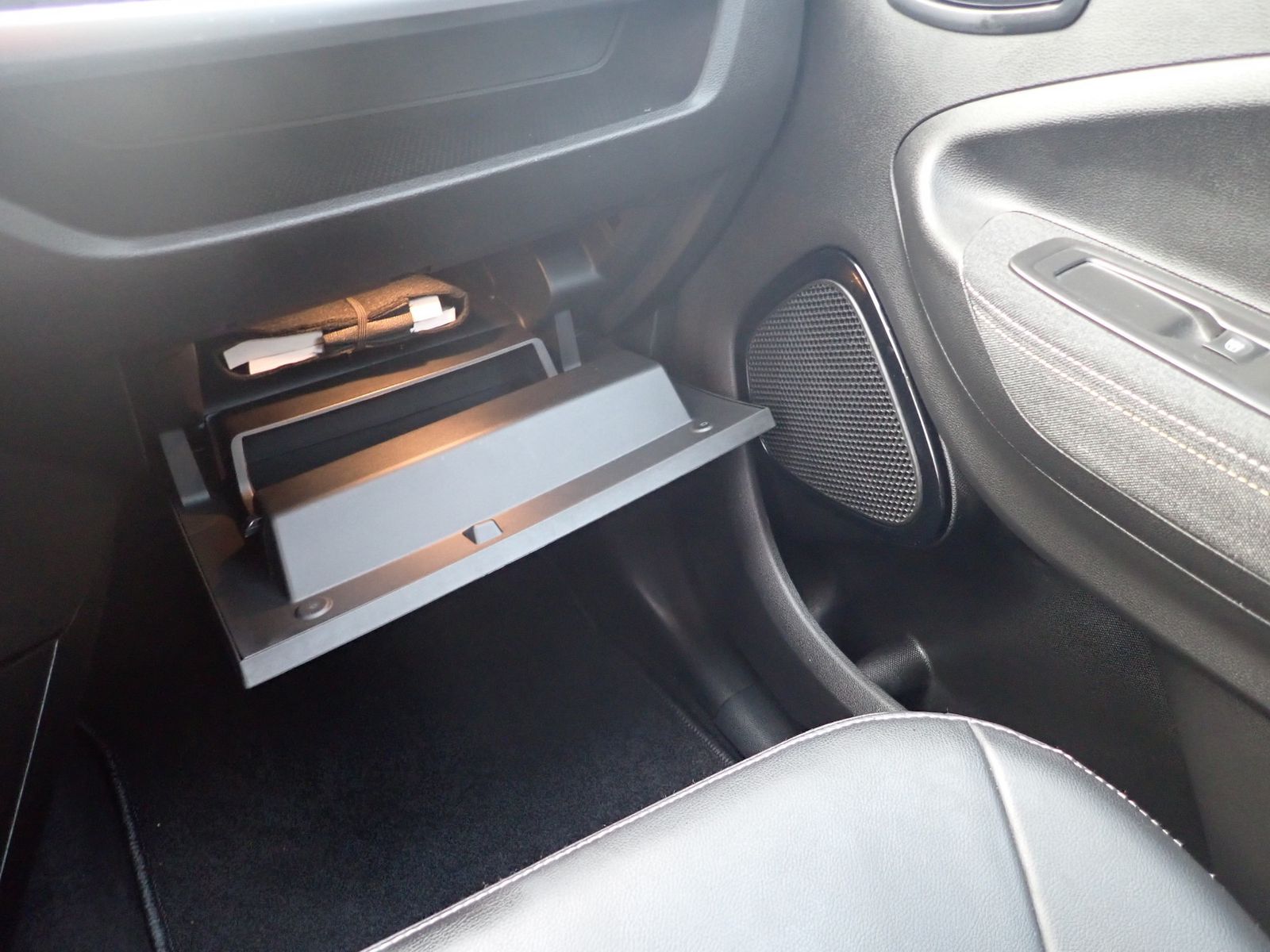 Fahrzeugabbildung Renault ZOE Iconic E-TECH 50 KW 135PS