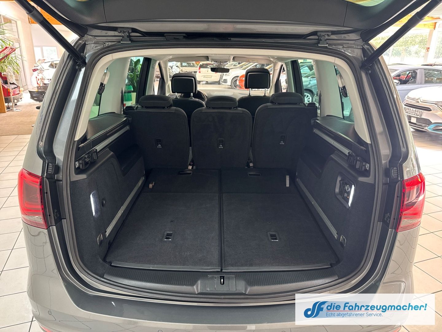 Fahrzeugabbildung SEAT Alhambra Xcellence 7-Sitzer AD AHK-klappbar Memo