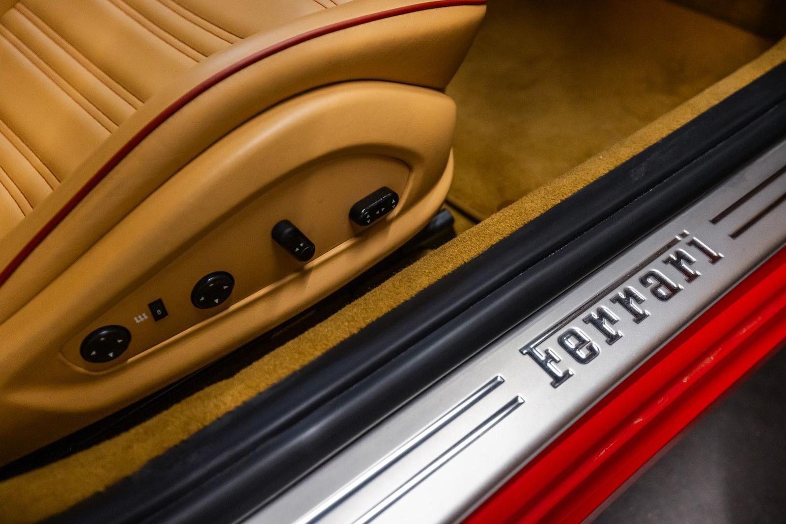 Ferrari California 30 4.3 V8 490 ch • Boîte F1 double embrayage • 29 600 km • Rouge / cuir beige