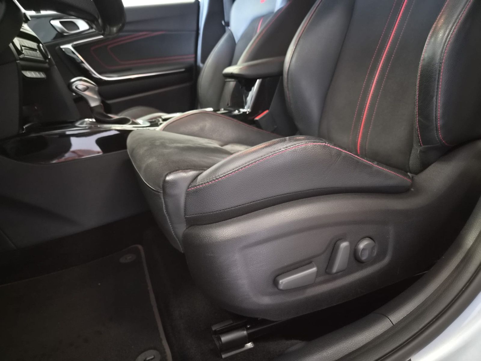 Fahrzeugabbildung Kia pro cee'd / ProCeed GT/ JBL / GEPFLEGT