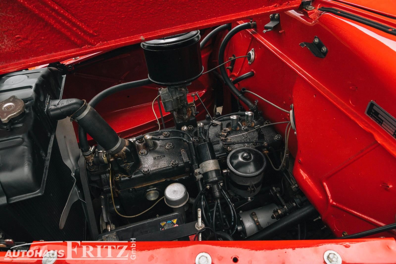 Dodge Custom D24C Coupe - 3,8 6 Zylinder