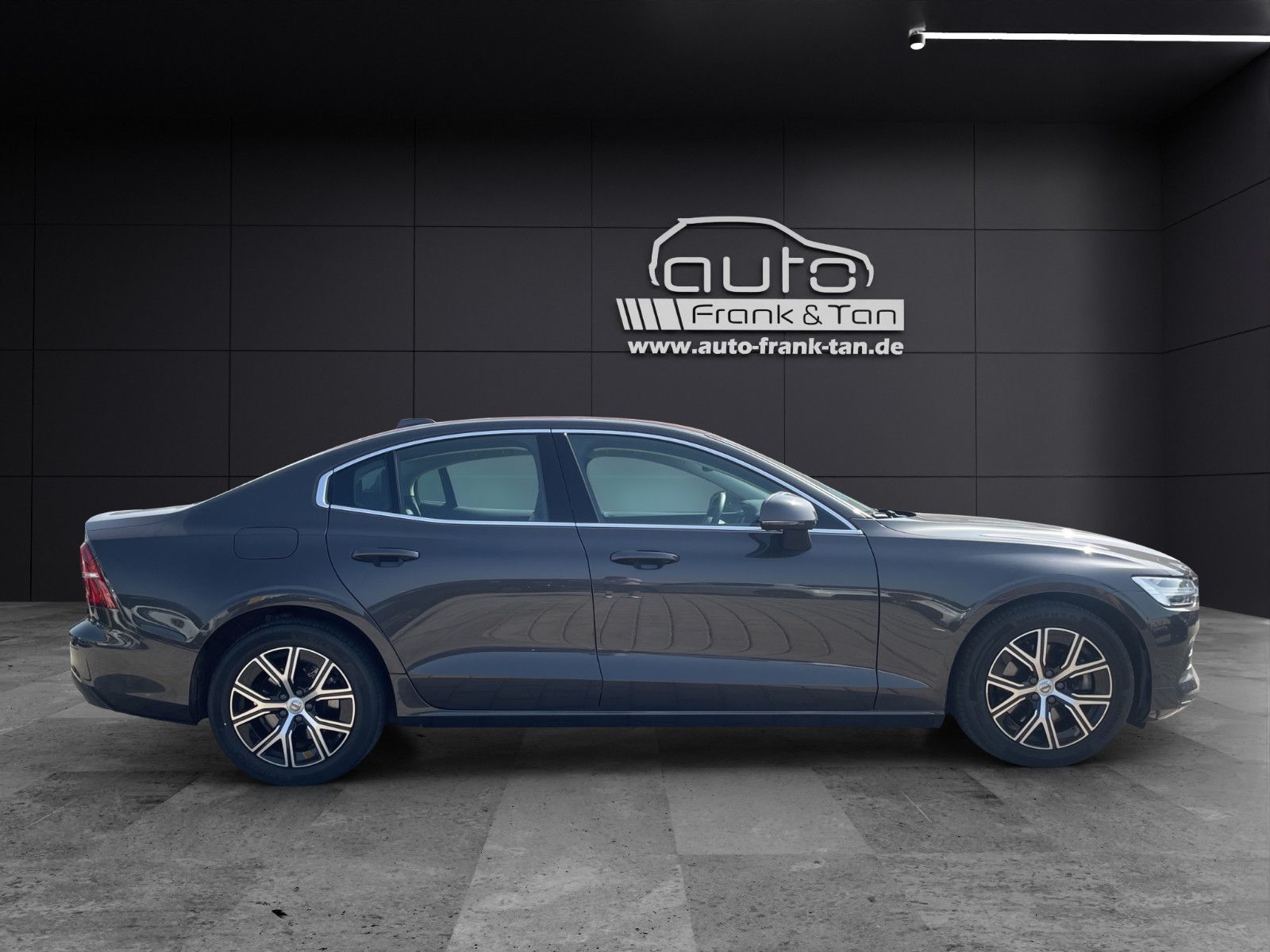 Fahrzeugabbildung Volvo S60 Lim. Plus Dark LED*CAM*Navi*Shzg