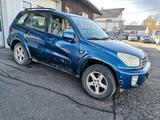 Toyota RAV 4 2.0-l-VVT-i 4x4 KLIMAANLAGE Alu-Felgen E3 - gebrauchte Toyota RAV 4 aus dem Jahr 2003