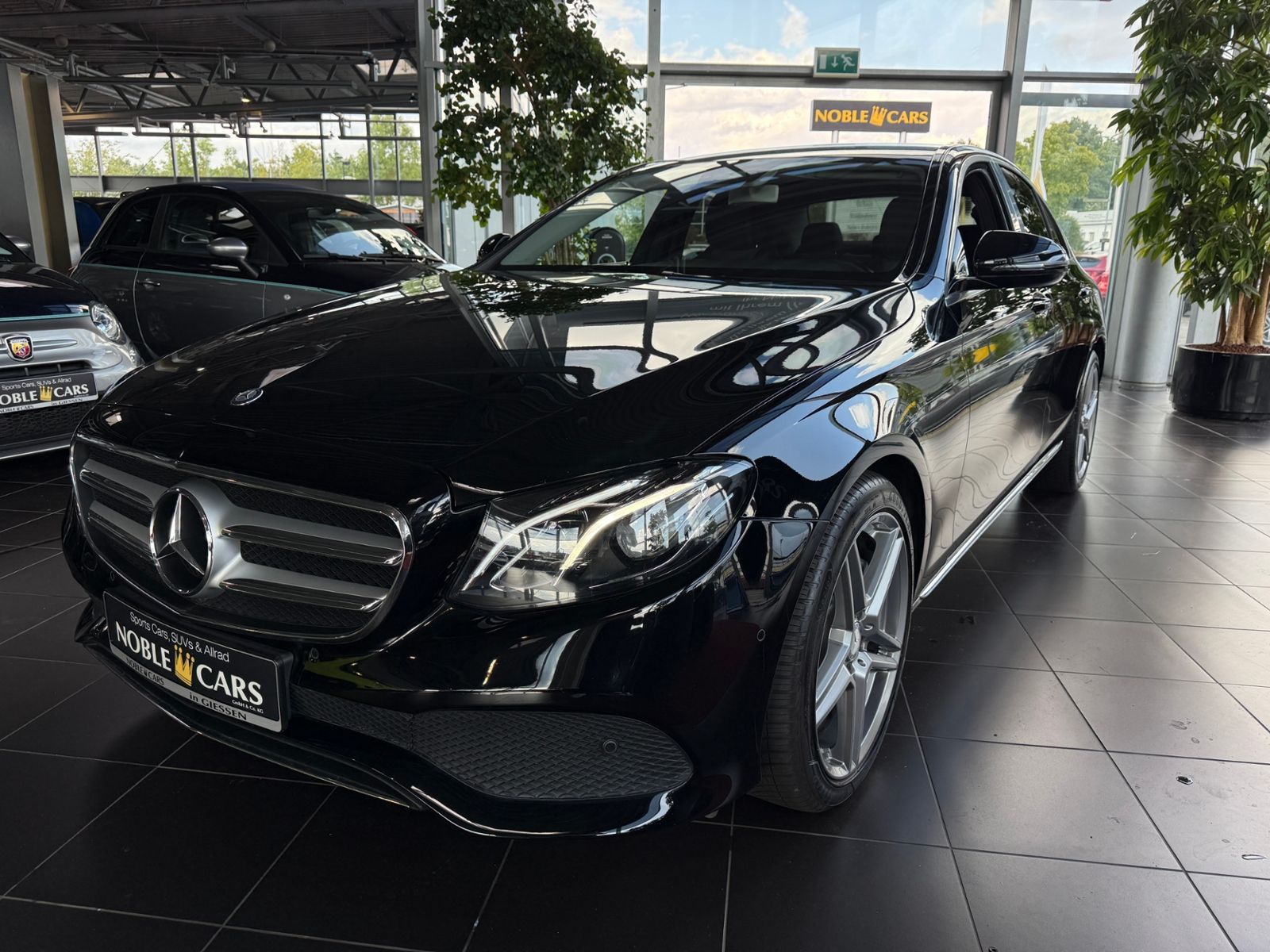 Fahrzeugabbildung Mercedes-Benz E400 4Matic Avantgarde 9G RFK LED NAVI
