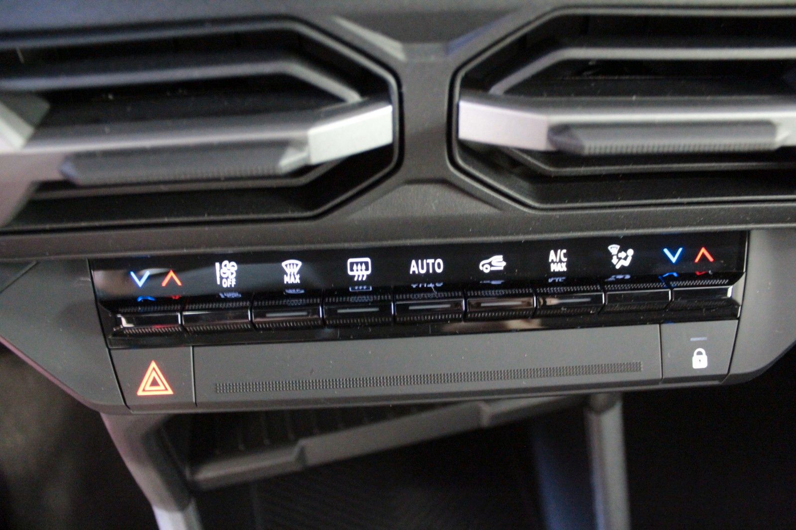 Fahrzeugabbildung Dacia Bigster hybrid   140 Journey   Winterpaket *City