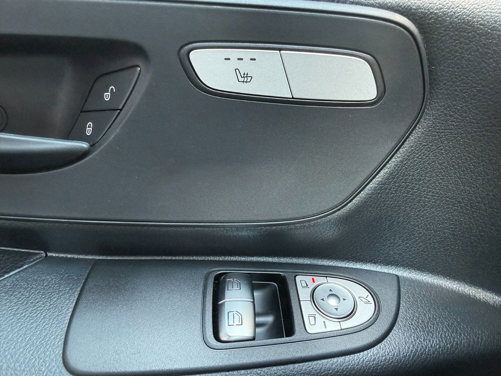 Fahrzeugabbildung Mercedes-Benz Vito 116 CDI 9G Klima Kamera SHZ