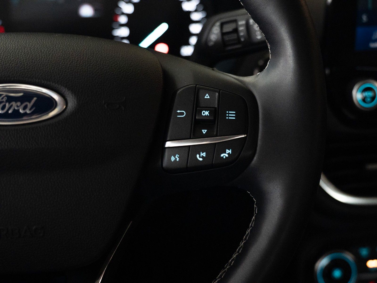 Fahrzeugabbildung Ford Puma Titanium X WINTER-P/MASSAGE/LED/KEYFREE