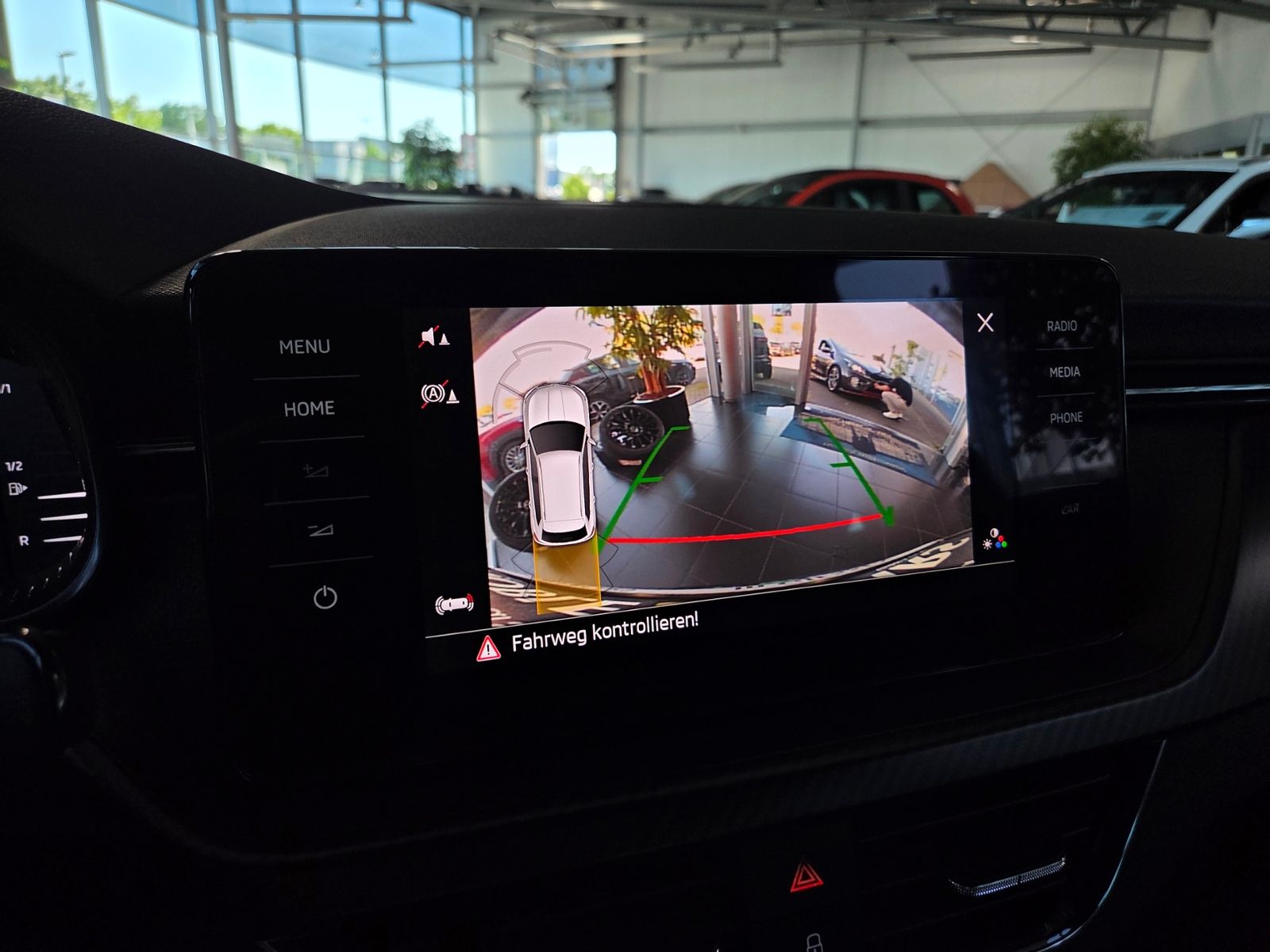 Fahrzeugabbildung SKODA KAMIQ  Monte Carlo PANO LED NAVI ALU