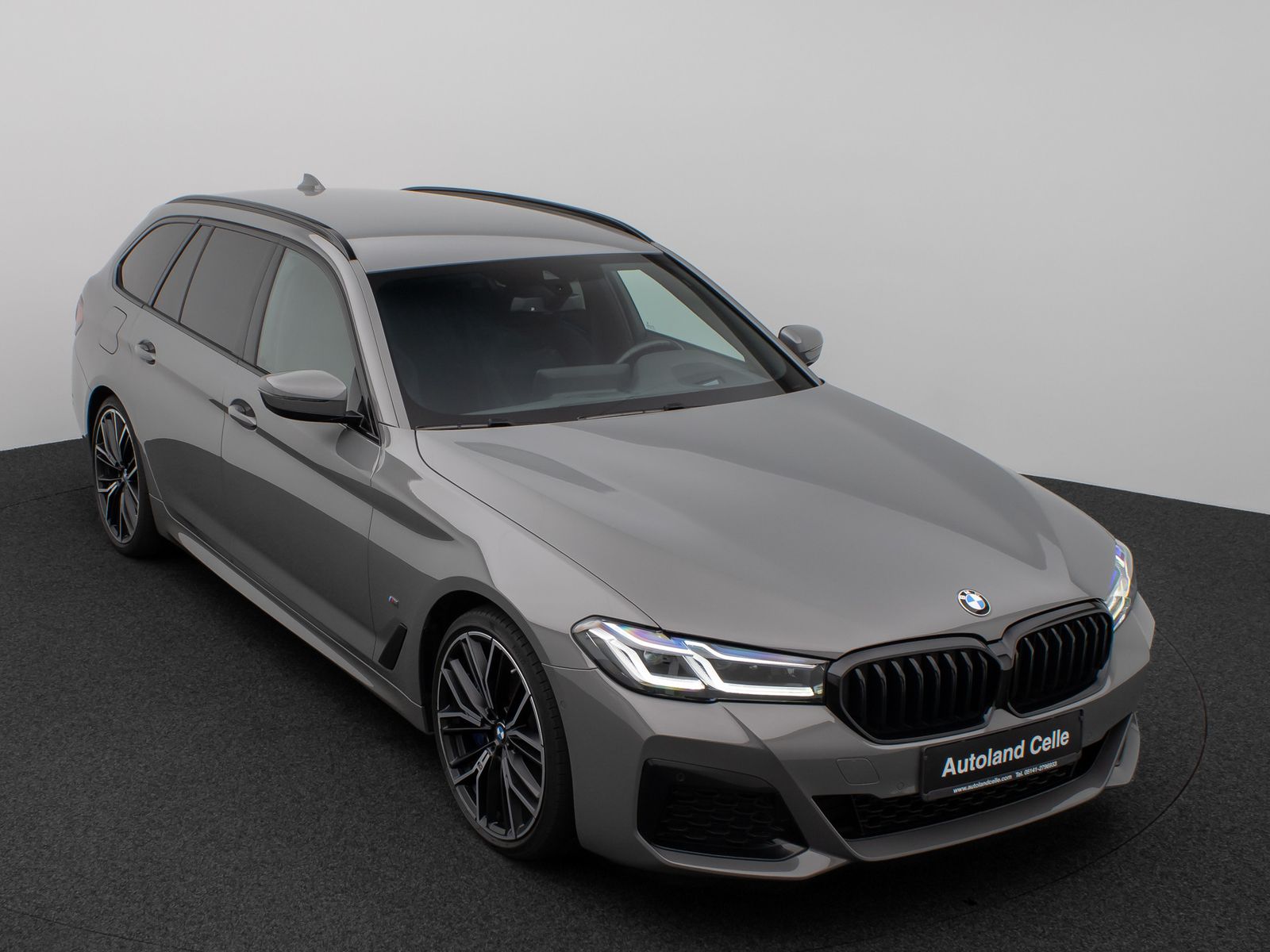 Fahrzeugabbildung BMW 530d xD M Sport Laser Kamera HUD DAB H/K 4xKlima