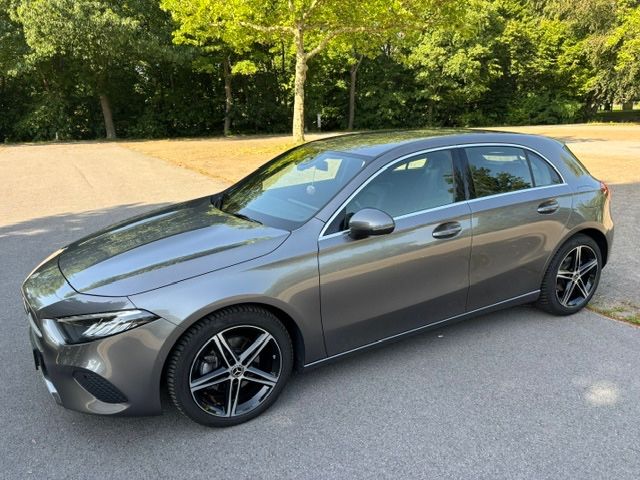 MERCEDES-BENZ A 200 DCT (8-Fach bereift)