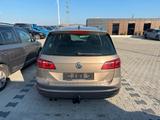 Volkswagen Golf Sportsvan VII Highline BMT AHK Tempo SHZ - : Allradantrieb, Kleinbus
