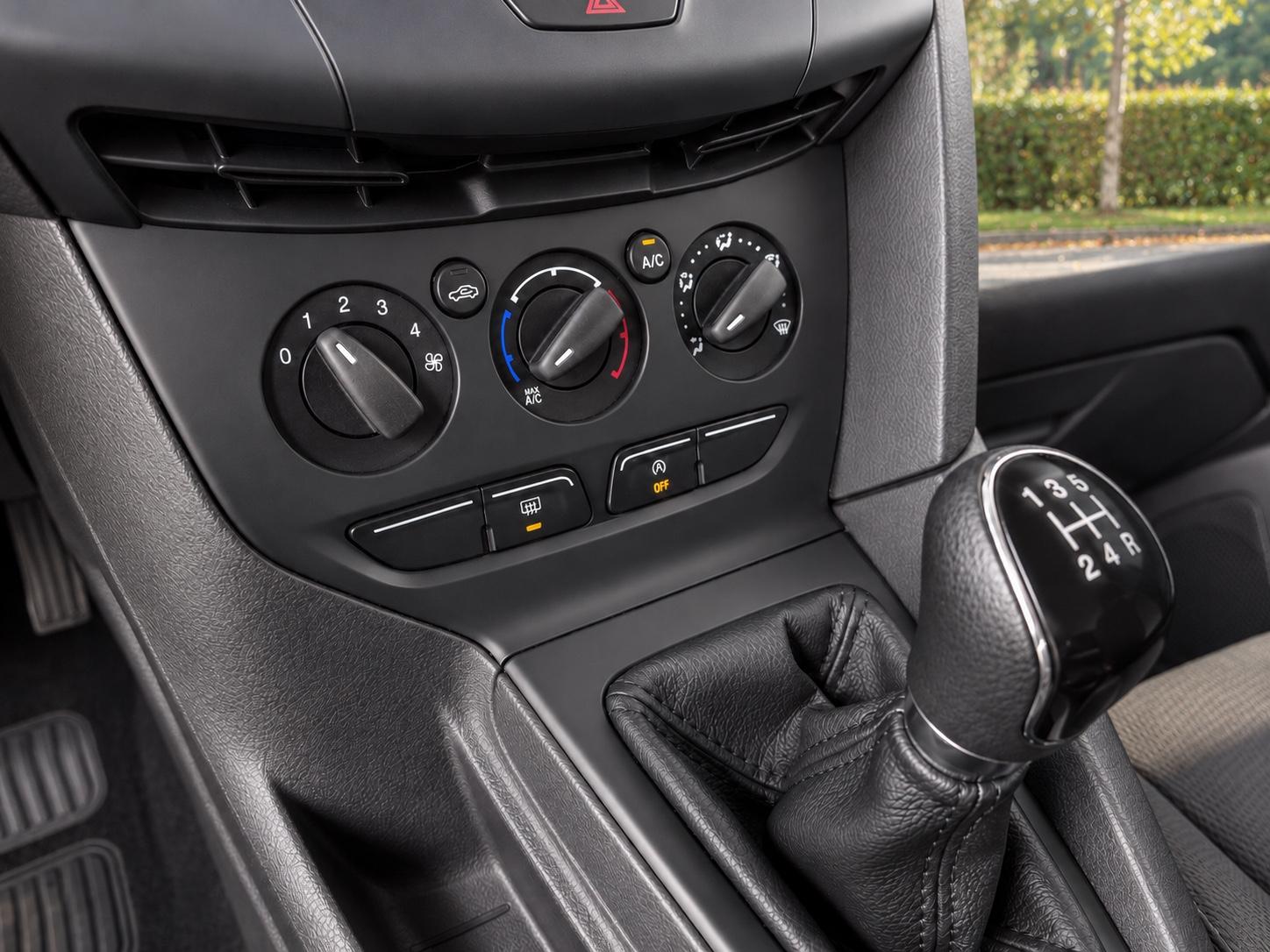 Ford Focus 2014 — photo 11