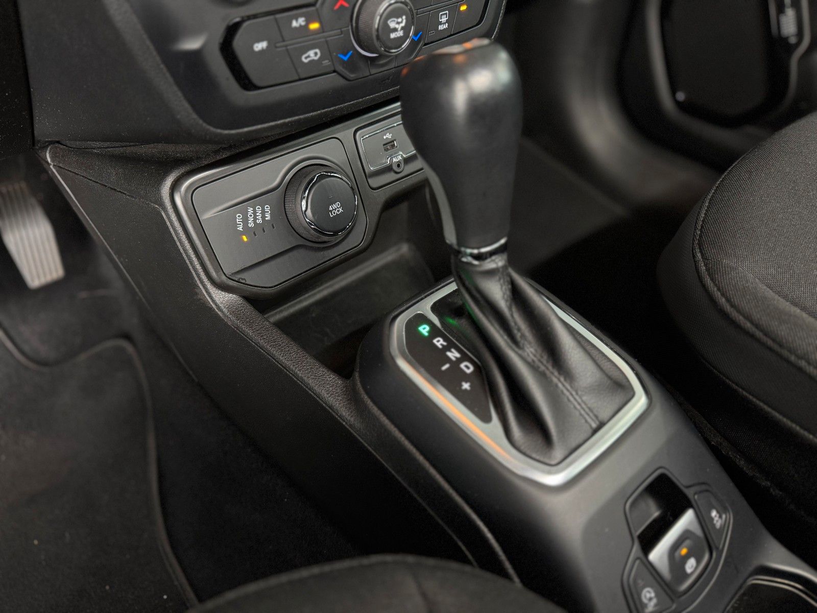 Fahrzeugabbildung Jeep Renegade 1.3 T-GDI Limited 4WD  "AHK  Navi  DAB"